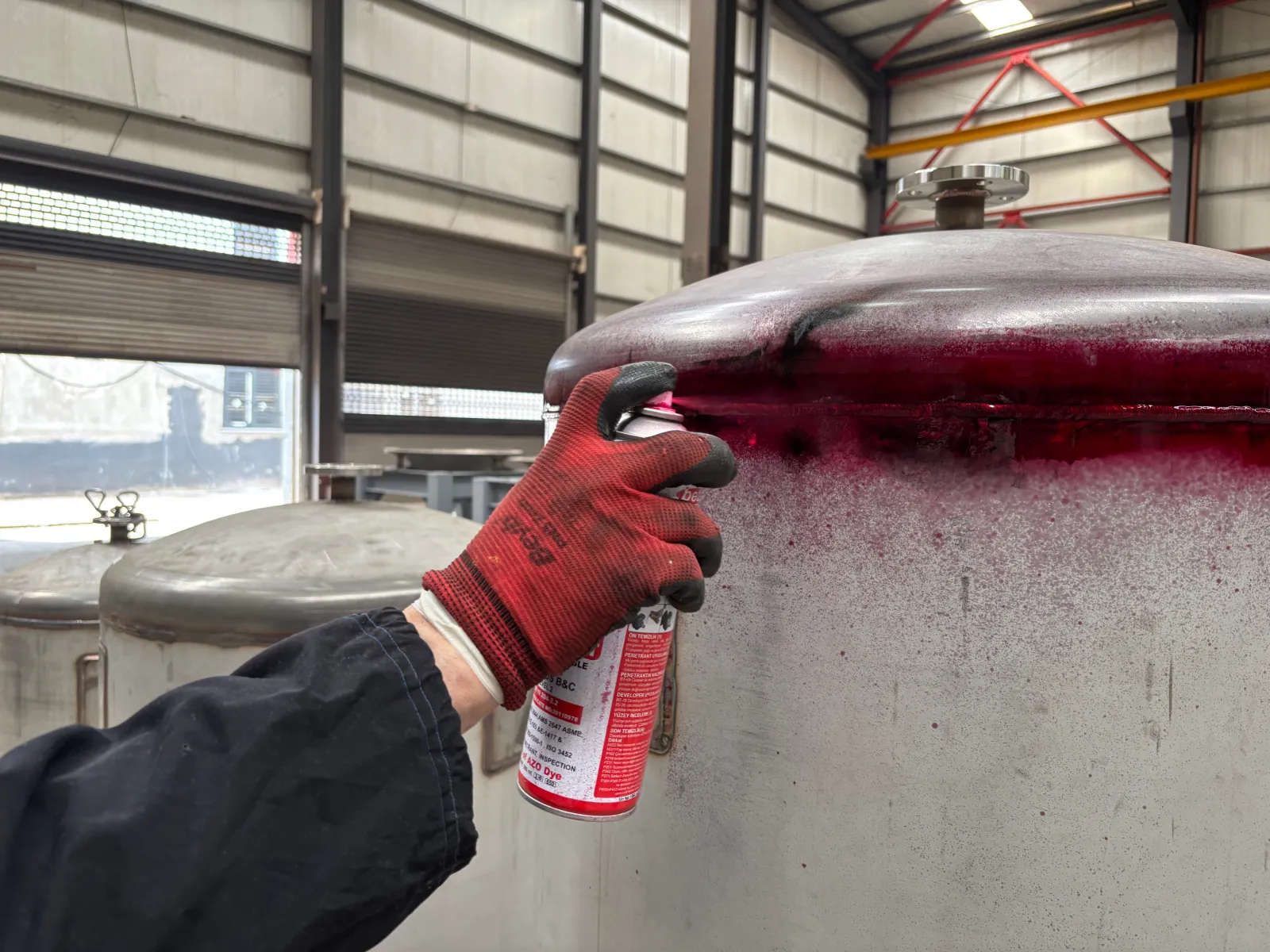 Pressure vessel dye penetrant testing